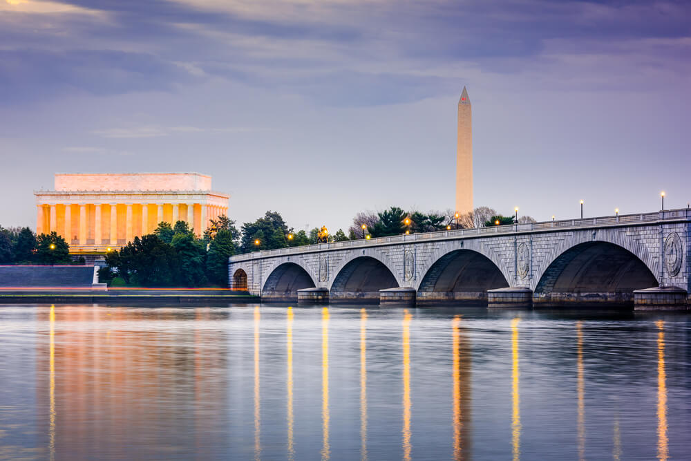 Available Services for BWI Airport Shuttle Airport Washington D.C. Airport Shuttle Service Shuttle services are also available to and from Washington D.C. Dulles Airport. You can schedule your shuttle service with a reliable airport shuttle service company that also gives services to most domestic and international airports throughout the state.